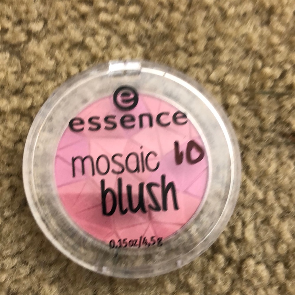 Essence blush